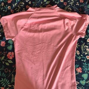 Zara pink Tshirt 
Completely new 
Crew neck and short sleeves